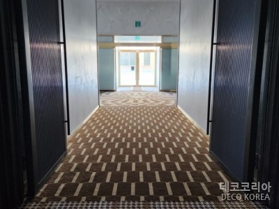 스완 카페 베이커리 웨딩홀 연회장, 복도, 로비, 카페, 컨벤션홀 프린트카페트 시공 사례
